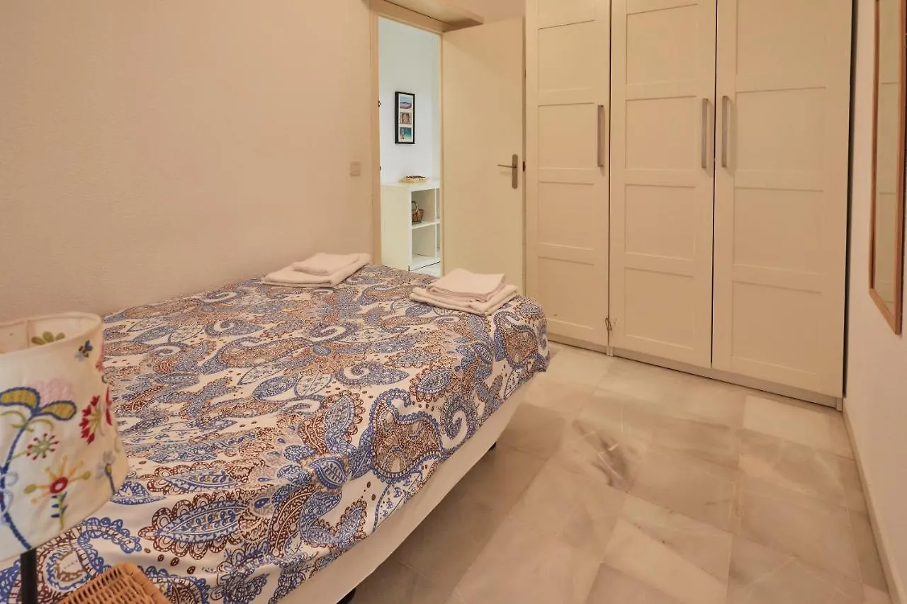 Two Bedrooms Leonor Davalos 2 Seville Spain